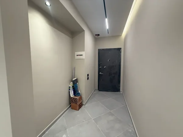 Tirane, jepet me qera apartament 2+1+Ballkon Kati 2, 100 m² 600 € (concord center)