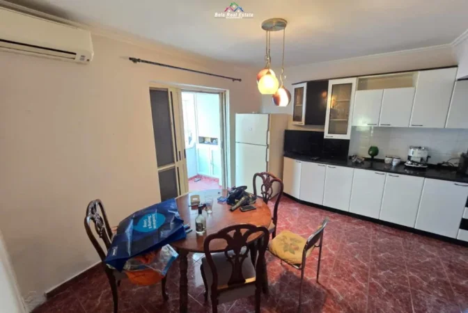 Tirane, shes apartament 2+1 Kati 5, 110 m² 206.000 € (rruga e kavajes)