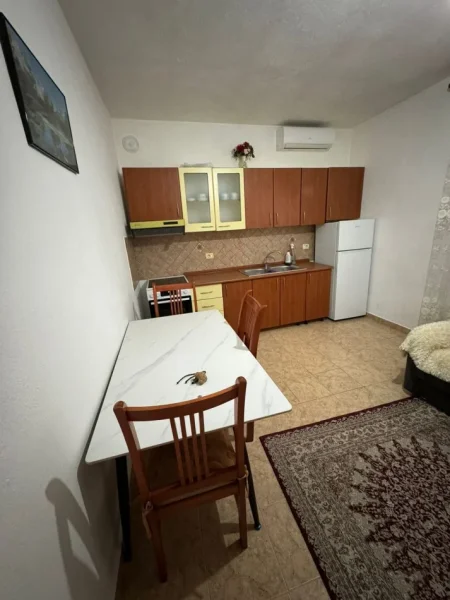 Tirane, jepet me qera apartament 2+1 Kati 3, 90 m² 400 € (Rruga Besa)
