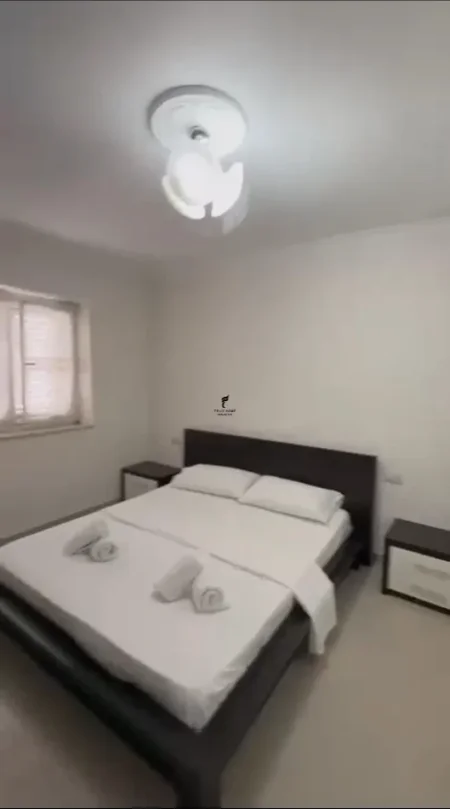 Tirane, jepet me qera apartament 3+1 Kati 2, 110 m² 800 € (PAZARI I RI)