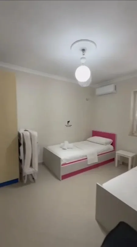 Tirane, jepet me qera apartament 3+1 Kati 2, 110 m² 800 € (PAZARI I RI)