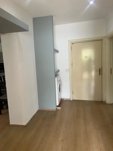 Tirane, jepet me qera apartament 2+1 Kati 1, 90 m² 400 € (Kompleksi Malajzian)