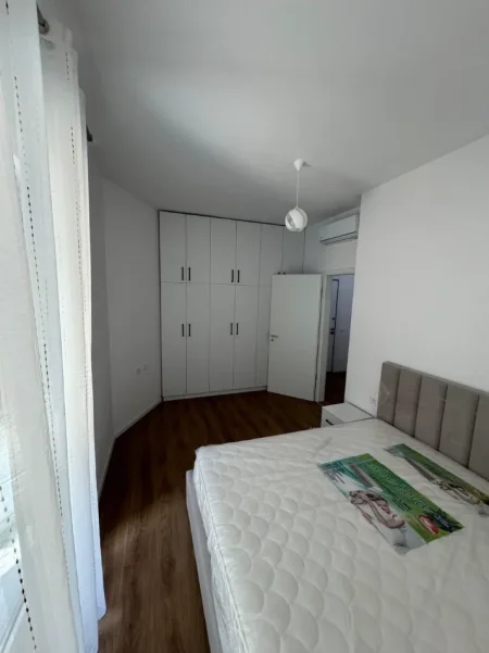 Tirane, jepet me qera apartament 1+1+Ballkon Kati 1, 65 m² 470 € (pasho hysa)