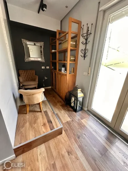 Tirane, jepet me qera ambjent biznesi Kati 2, 100 m² 1.500 € (DON BOSKO)