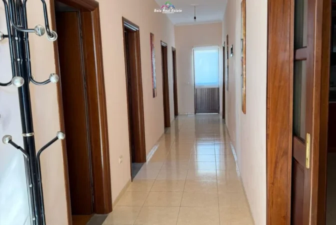 Tirane, jepet me qera Vile 2+1 Kati 2, 505 m² 900 € (Rruga Kadri Prishtina)