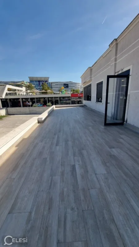 Tirane, jepet me qera ambjent biznesi Kati 2, 350 m² 3.000 € (TEG)