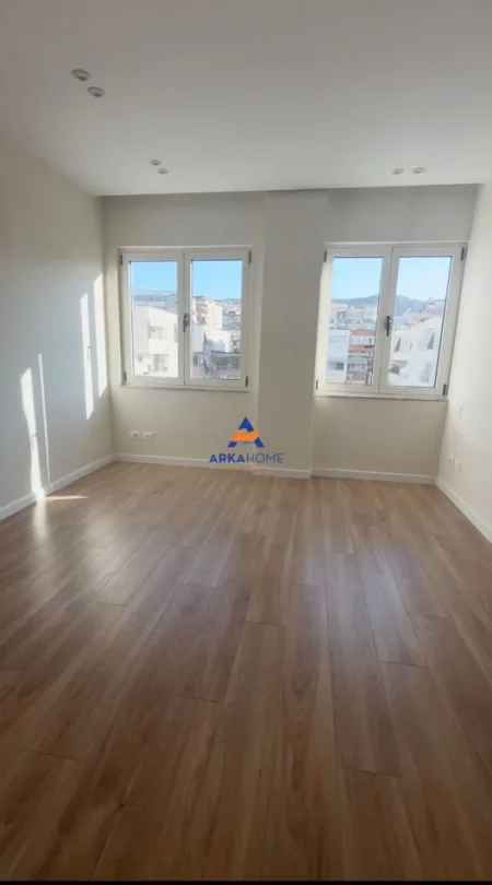 Tirane, shitet apartament 1+1 Kati 5, 68 m² 180.000 € 