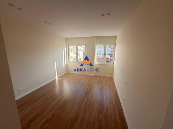 Tirane, shitet apartament 1+1 Kati 5, 68 m² 180.000 € 