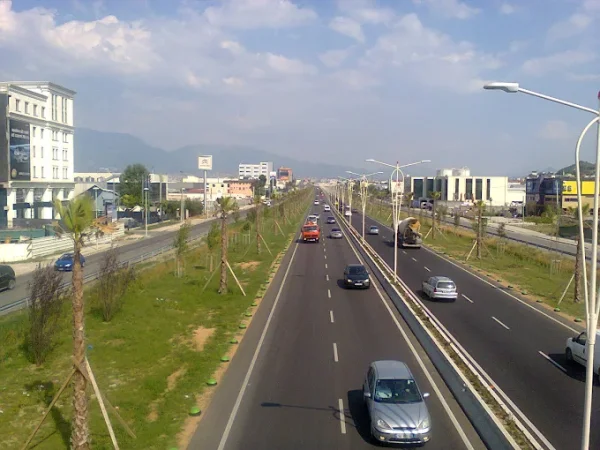 Tirane, shitet truall , 1.680 m² 650.000 € (VORE)