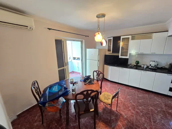 Tirane, shes apartament 2+1 Kati 5, 110 m² 206.000 € (Rruga e Kavajes)