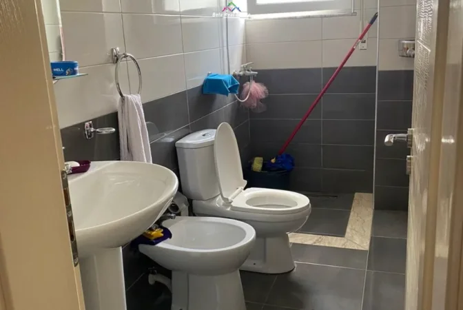 Tirane, jepet me qera apartament 1+1+Ballkon Kati 7, 65 m² 470 € (5 maj)