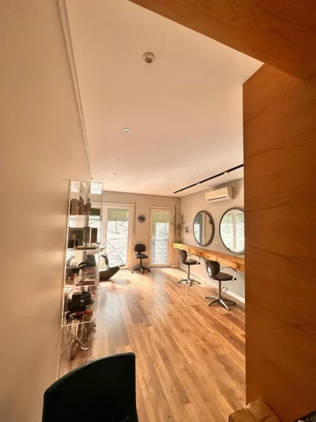 Tirane, jepet me qera dyqan Kati 2, 100 m² 1.500 € (Rruga Don Bosko)