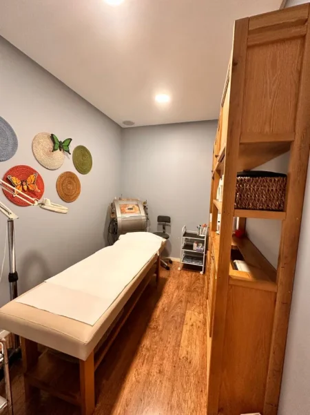 Tirane, jepet me qera dyqan Kati 2, 100 m² 1.500 € (Rruga Don Bosko)