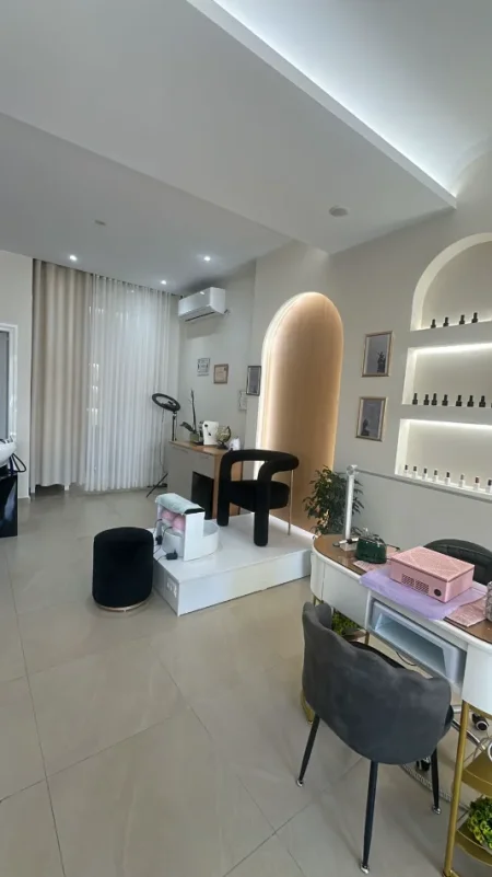 Tirane, shes ambjent biznesi Kati 0, 45 m² (Rruga e Kavajes)