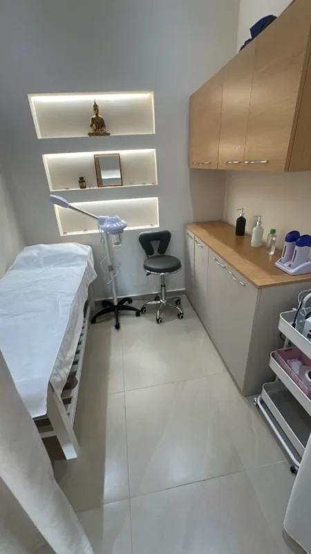 Tirane, shes ambjent biznesi Kati 0, 45 m² (Rruga e Kavajes)