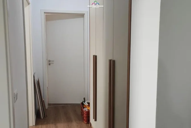 Tirane, jepet me qera apartament 2+1 Kati 4, 100 m² 520 € (pasho hysa)