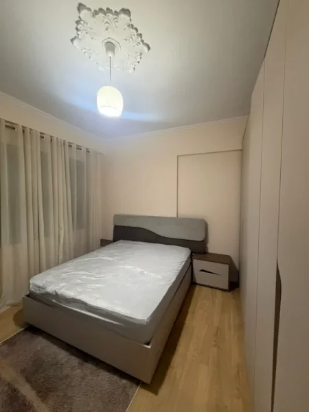 Tirane, jepet me qera apartament 2+1 Kati 4, 90 m² 1.100 € (Delijorgji)