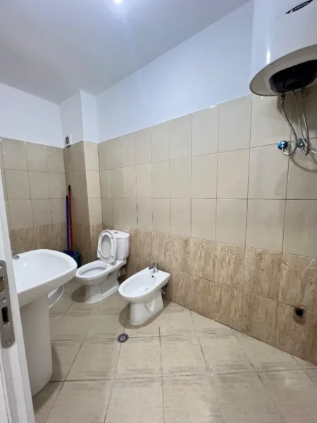 Shqiperi, shitet 1+1 Kati 7, 125.000 € 