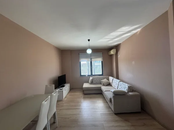 Tirane, jepet me qera apartament 1+1+Aneks+Ballkon Kati 4, 70 m² 520 € (Pranë Blv Zogu i Parë)
