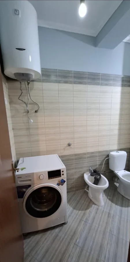 Tirane, jepet me qera apartament 2+1 Kati 4, 114 m² 350 € (Fushe Mezez)