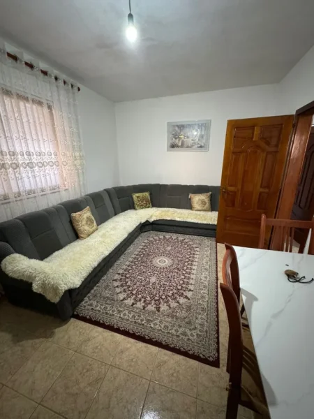 Tirane, jepet me qera apartament 2+1 Kati 3, 90 m² 400 € (Rruga Besa)