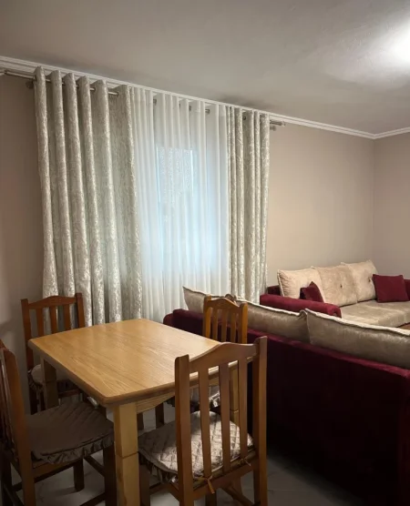 Tirane, jepet me qera apartament 1+1 Kati 1, 60 m² 400 € (Rruga E Elbasanit)