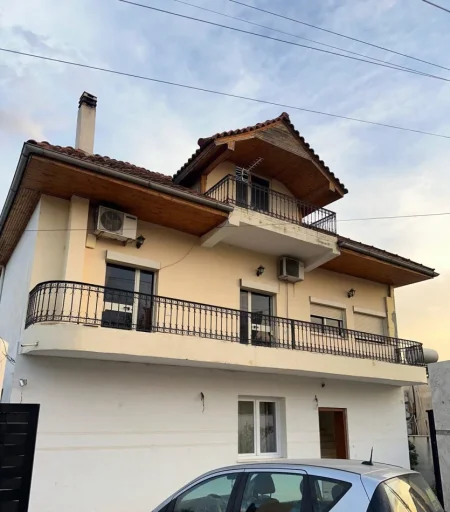 Tirane, jepet me qera apartament 1+1 Kati 1, 60 m² 400 € (Rruga E Elbasanit)