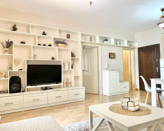 Tirane, jepet me qera apartament 2+1+Ballkon Kati 3, 85 m² 450 €