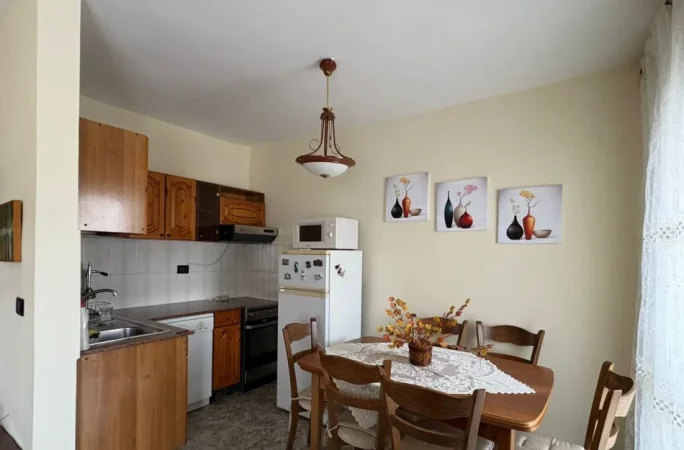 Tirane, jepet me qera apartament 2+1 Kati 5, 68 m² 600 € (Rruga E Elbasanit)