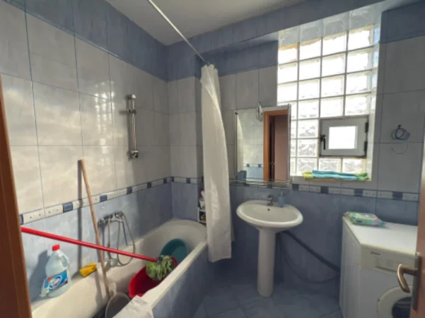 Shitet apartament 2+1+Ballkon Kati 4, 115 m² 220.000 € (Rruga riza cerova)