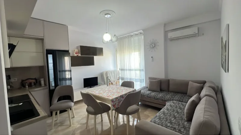 Durres, jepet me qera apartament 1+1 Kati 2, 350 € (Plazh)