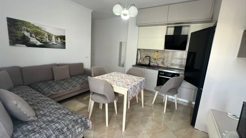 Durres, jepet me qera apartament 1+1 Kati 2, 350 € (Plazh)