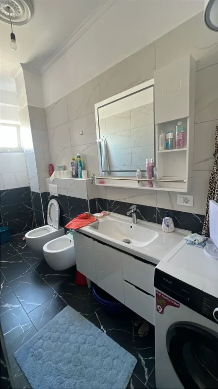 Durres, jepet me qera apartament 1+1 Kati 2, 350 € (Plazh)