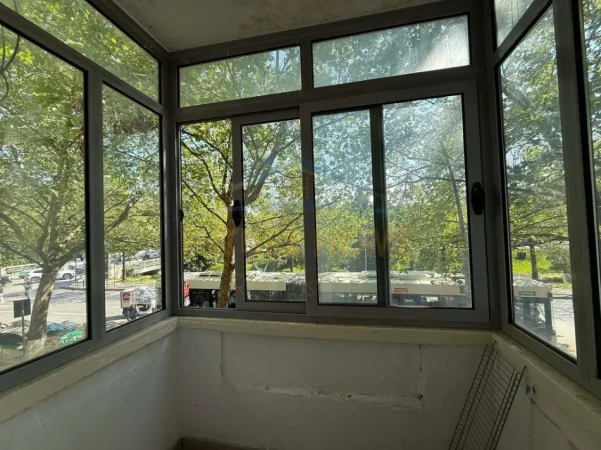 Tirane, jepet me qera apartament 2+1 Kati 1, 66 m² 600 € (21 Dhjetori)