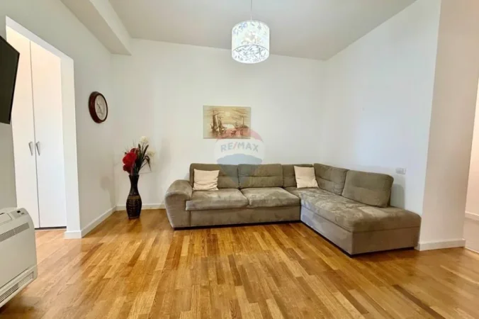 Tirane, jepet me qera 2+1 , 80 m² 750 € (Rruga e Elbasanit)