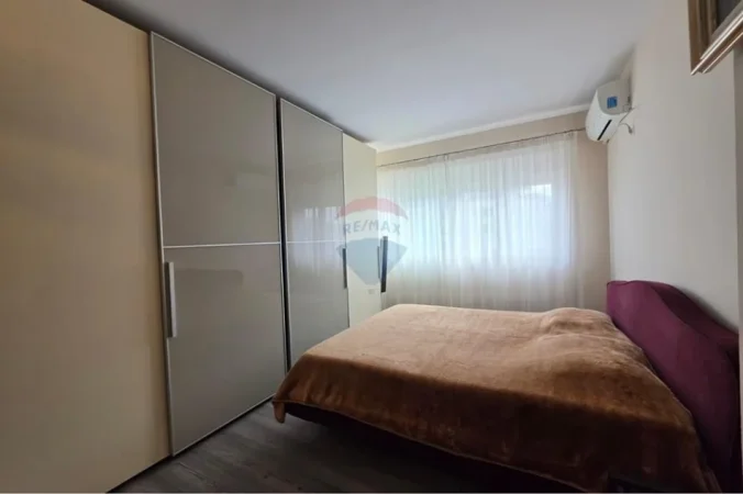 Tirane, jepet me qera 3+1 , 97 m² 950 € (Garda)