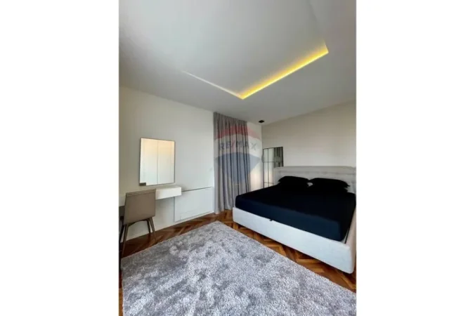 Tirane, jepet me qera 2+1 , 135 m² 2.100 € (Rruga Faik Konica)