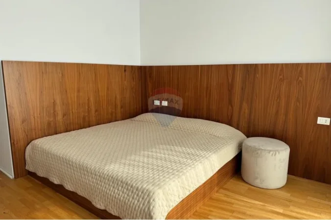 Tirane, shitet 3+1 , 302 m² 1.200.000 € (Vishnje)