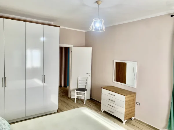 Elbasan, jepet me qera nga Pronari, pa-komision apartament 2+1+Ballkon Kati 8, 100 m² 360 €