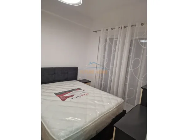 Tirane, jepet me qera apartament 1+1+Ballkon Kati 5, 60 m² 550 € (Ali Demi)