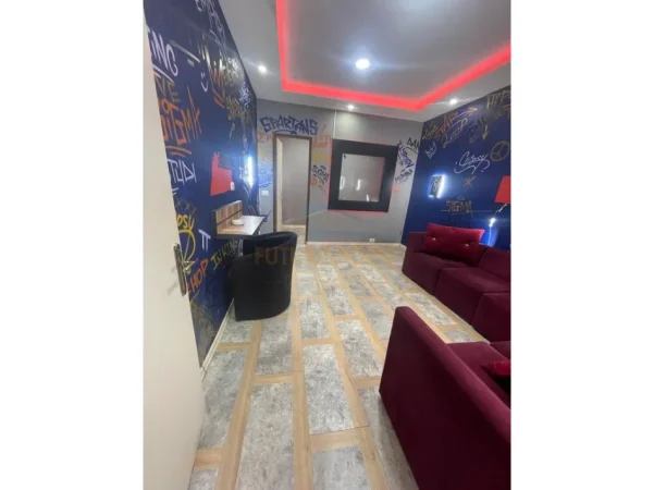 Tirane, shitet ambjent biznesi , 47 m² 94.000 € (Rruga e Kavajes)