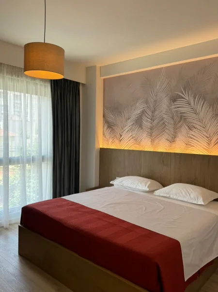 Tirane, jepet me qera apartament 1+1+Ballkon Kati 1, 60 m² 900 € (Selvia/Rr.Ali Pashe Gucia)