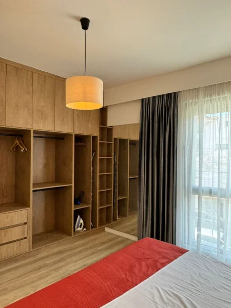 Tirane, jepet me qera apartament 1+1+Ballkon Kati 1, 60 m² 900 € (Selvia/Rr.Ali Pashe Gucia)