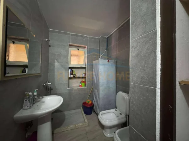 Tirane, jepet me qera apartament 1+1 Kati 5, 60 m² 500 € (STADIUMI DINAMO)