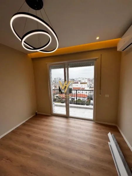 Tirane, jepet me qera apartament 1+1+Ballkon Kati 6, 64 m² 520 € (BRRYL)