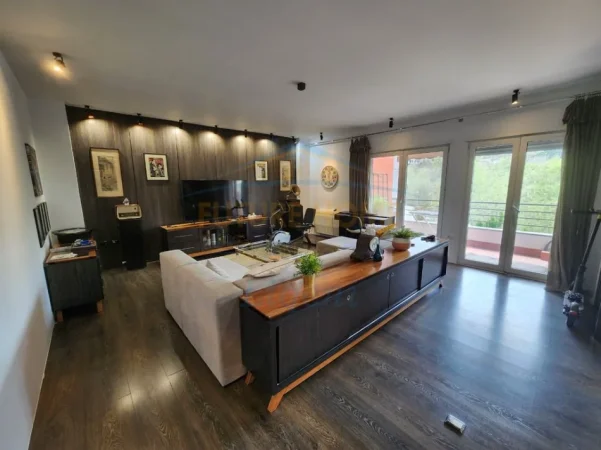 Tirane, shitet apartament 1+1 , 120 m² 298.000 € (LIQENI I THATE)