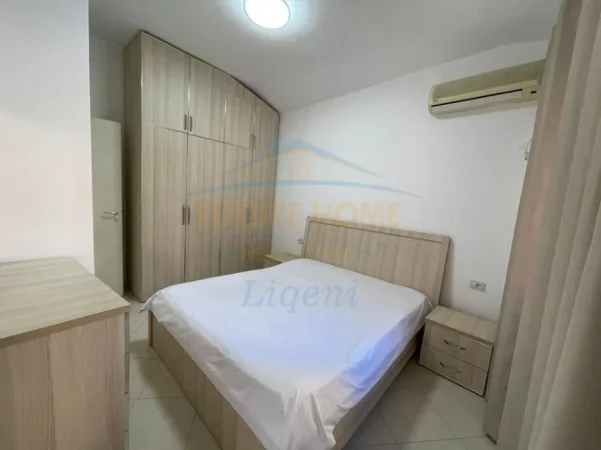 Tirane, jepet me qera apartament 1+1 Kati 0, 68 m² 500 € (LIQENI I THATE)