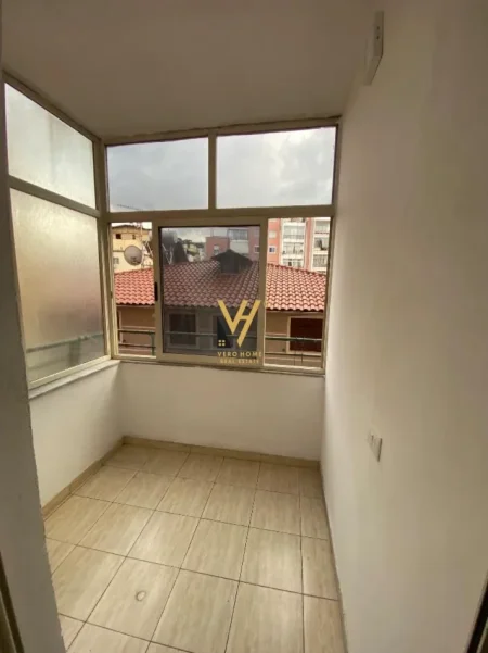 Tirane, jepet me qera apartament 2+1+Ballkon Kati 3, 75 m² 570 € (KODRA E DIELLIT)