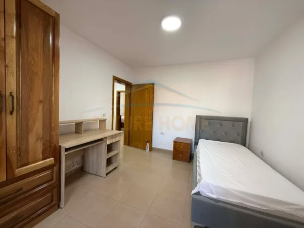 Tirane, jepet me qera apartament 2+1 Kati 1, 66 m² 600 € (21 DHJETORI)