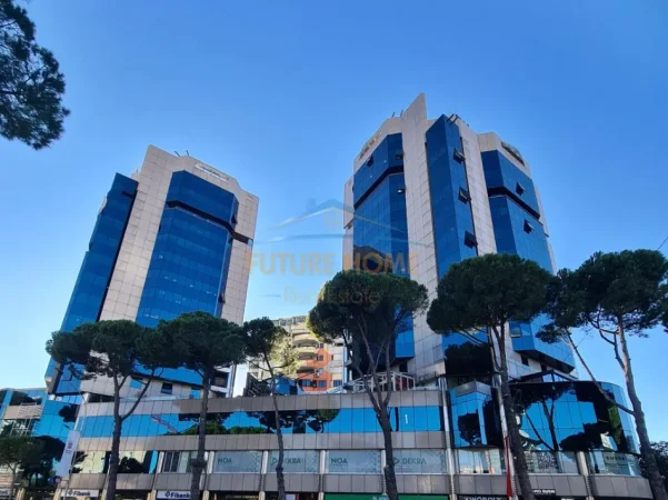 Tirane, jepet me qera ambjent biznesi Kati 3, 14 m² 450 € (QENDER , Kullat Binjake)
